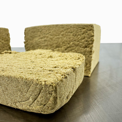 Zoom sur trois morceaux de CBD Dry Sift Mala X Zoap