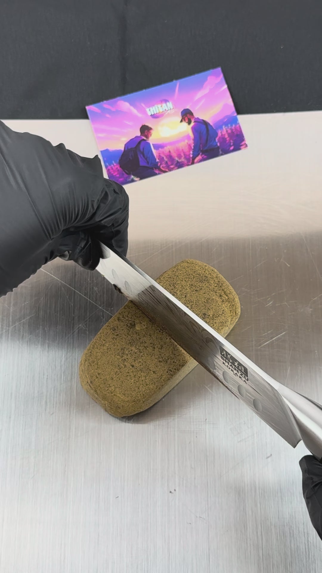 Charger la vidéo: Coupe du CBD Mousseux Dos-Si-Dos 25mg de CBD