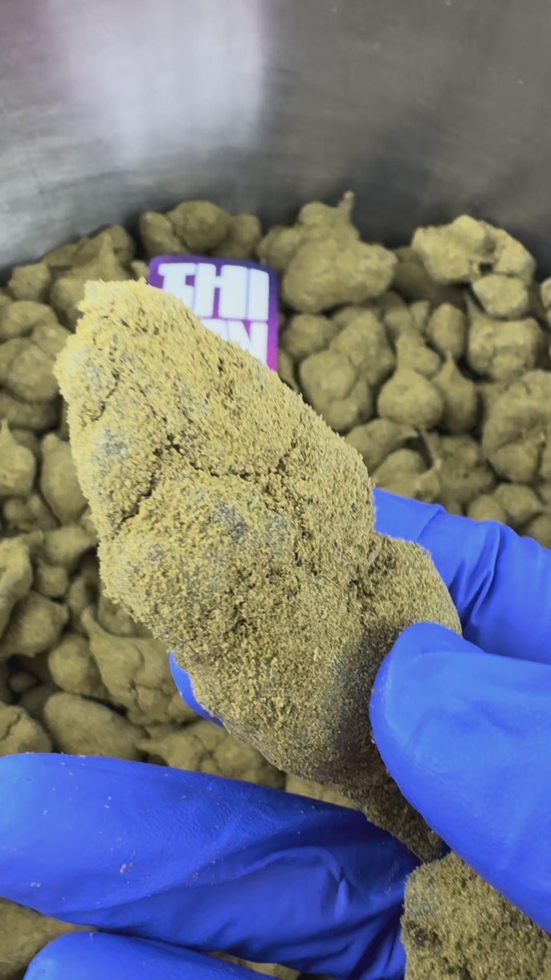 Charger la vidéo: Moonrock 30% CBD — vidéo de présentation